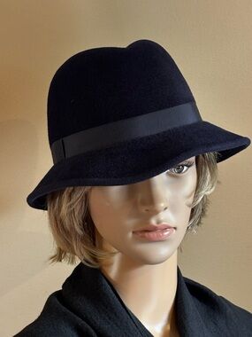 Aquascutum of London Velour Fedora